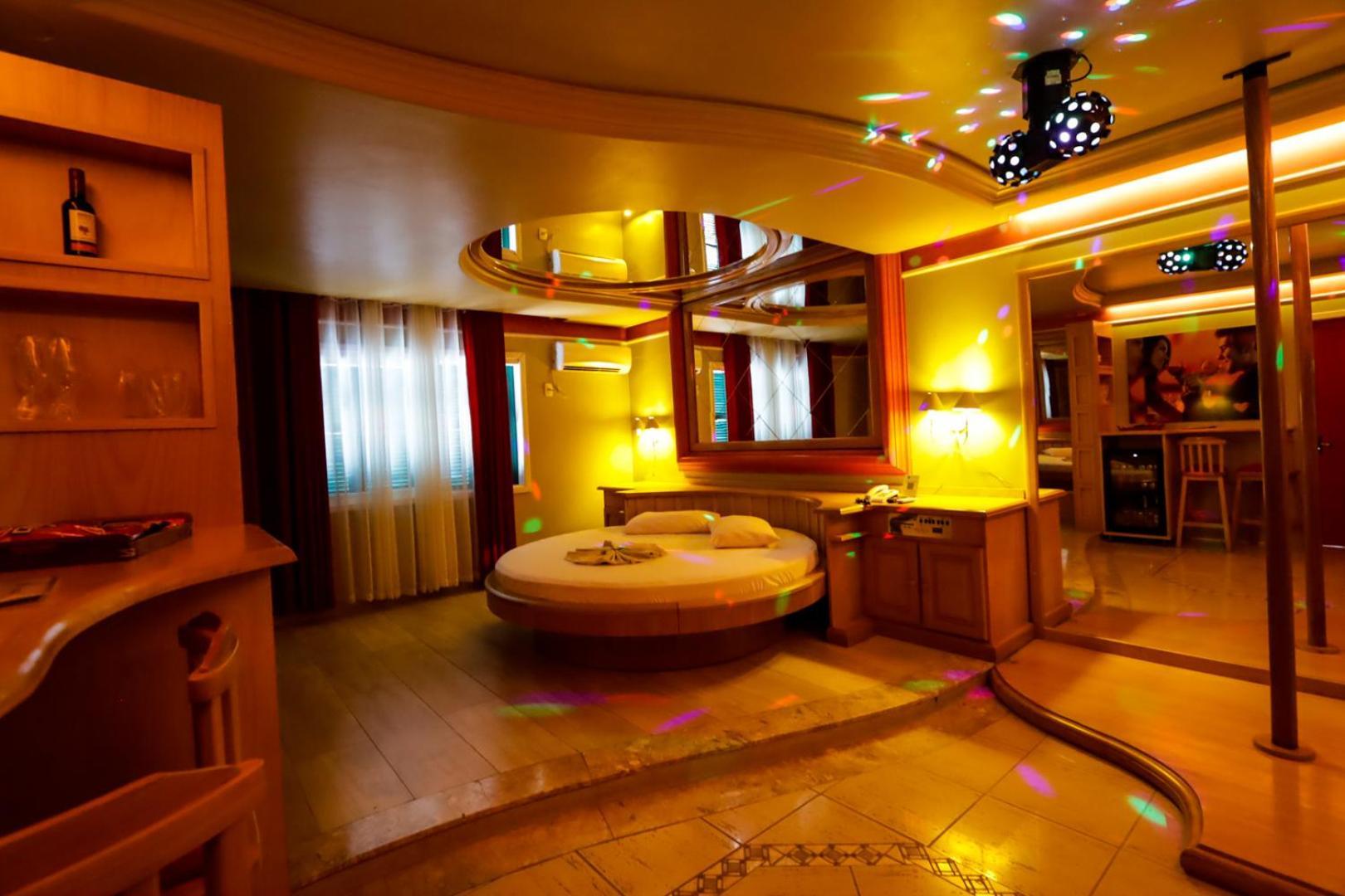 Motel Avenida  Gramado Kültér fotó